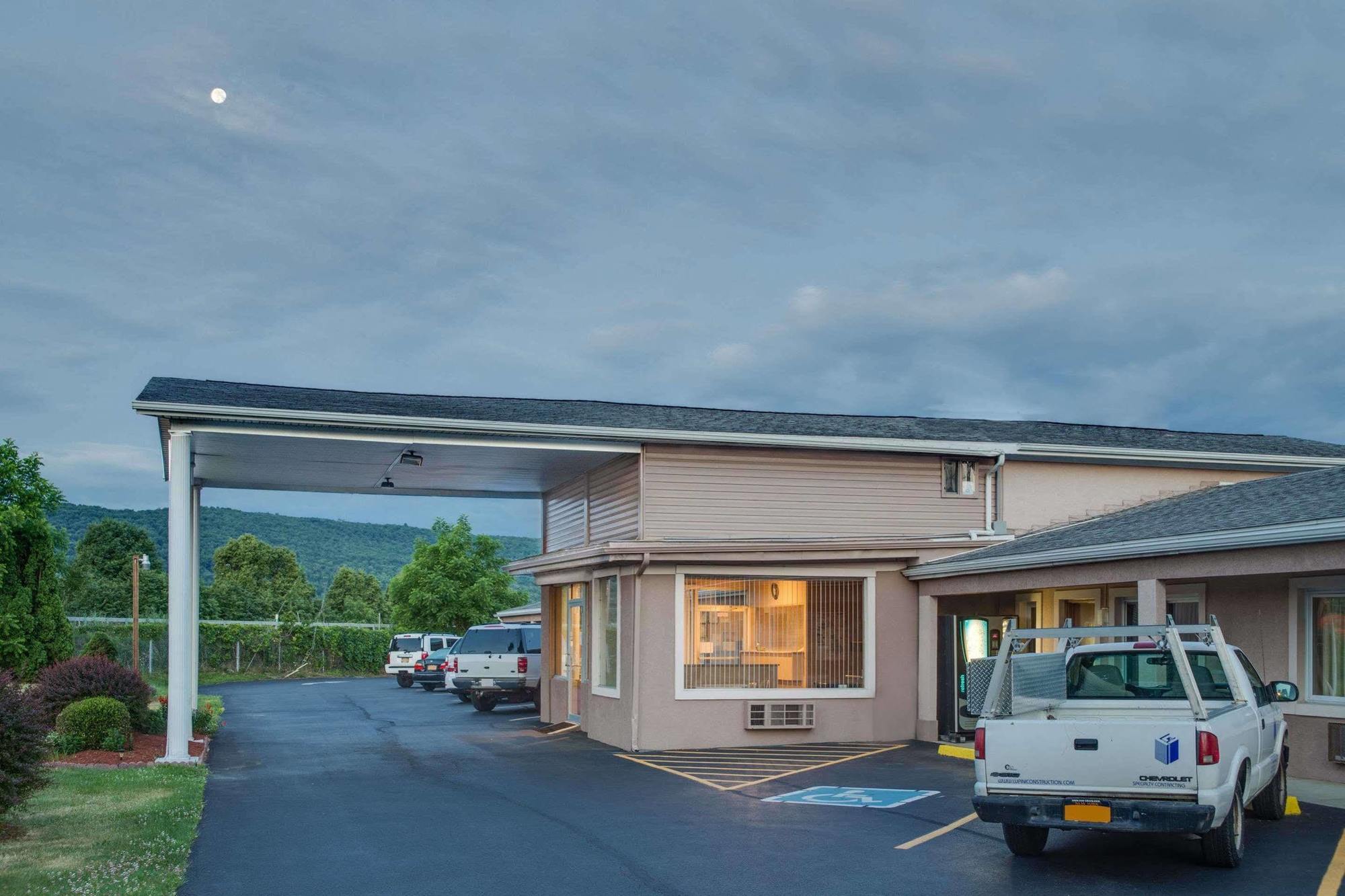 Travel Inn ホースヘッズ エクステリア 写真