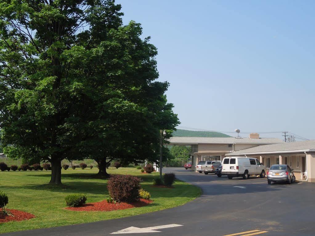 Travel Inn ホースヘッズ エクステリア 写真