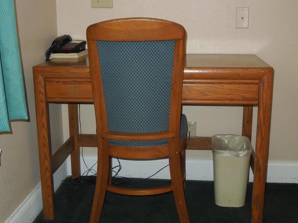 Travel Inn ホースヘッズ エクステリア 写真