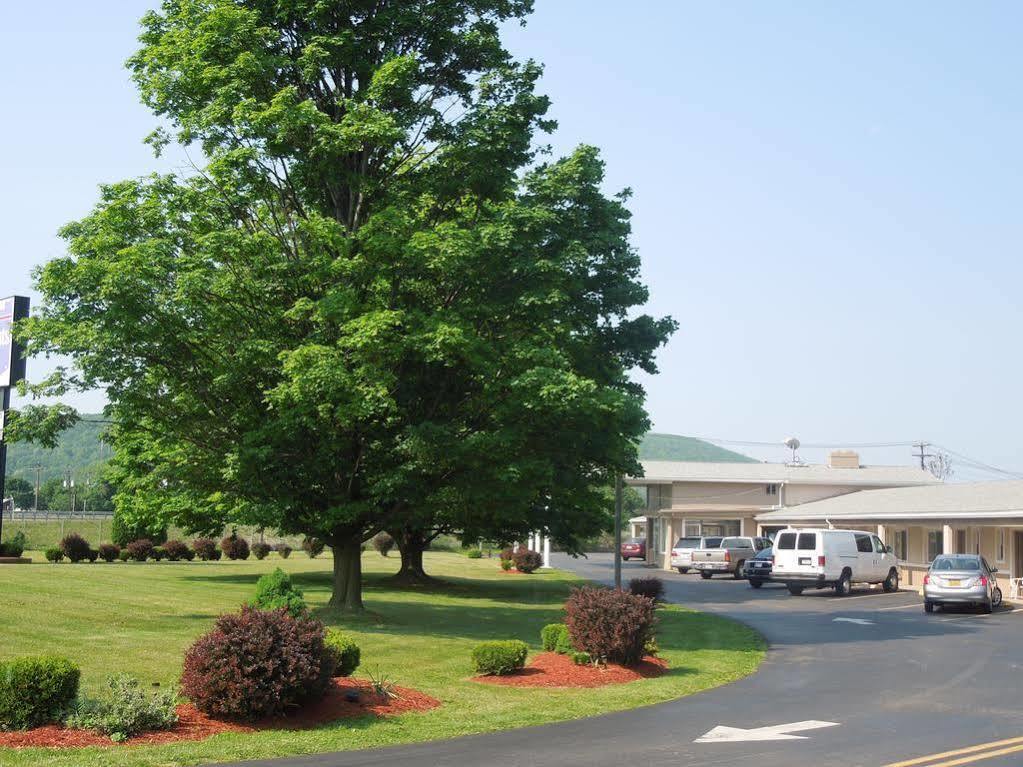 Travel Inn ホースヘッズ エクステリア 写真